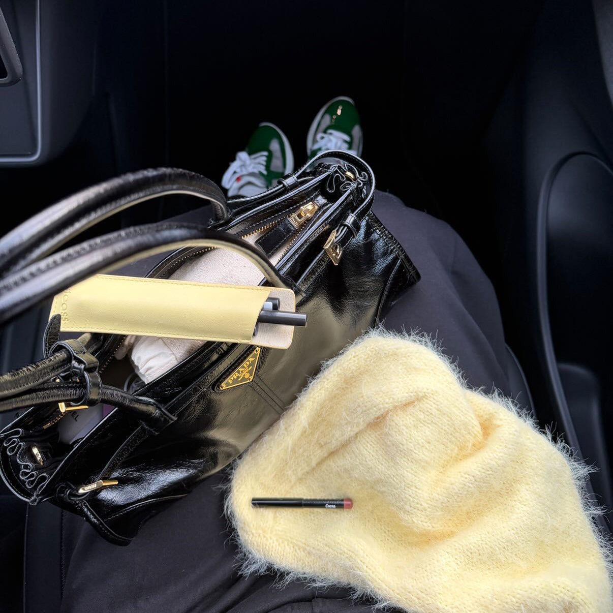 Astcass Mirrored Lip Liner Case - Limoncello Yellow